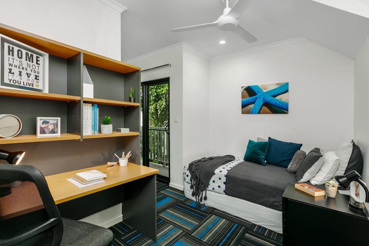 Mihaven Shared Living - Pembroke St Hostel Cairns Bagian luar foto