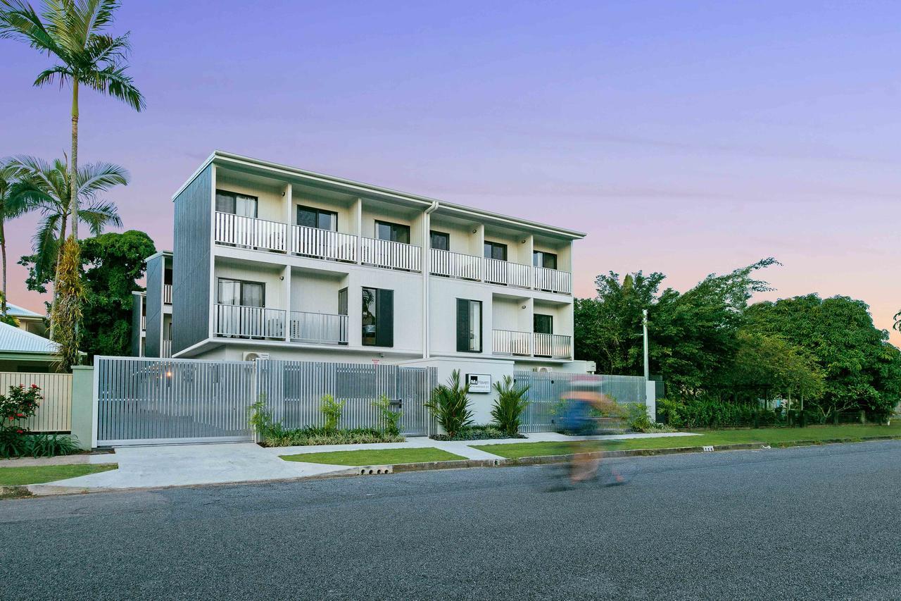 Mihaven Shared Living - Pembroke St Hostel Cairns Bagian luar foto